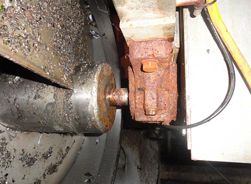 A cast irion plummer block bearing that need be replaced