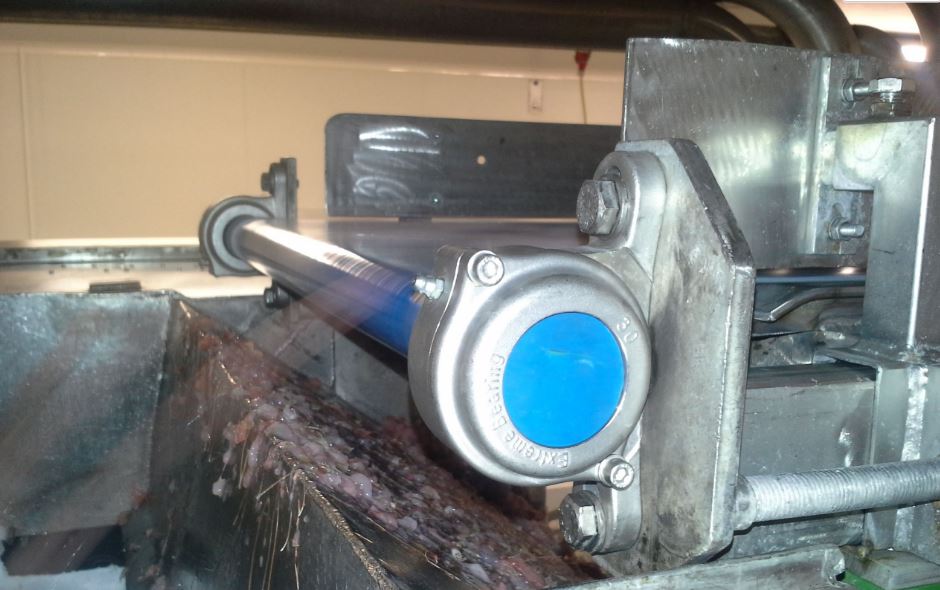 Corroded traditional rubber blind seal with rusted metal insert