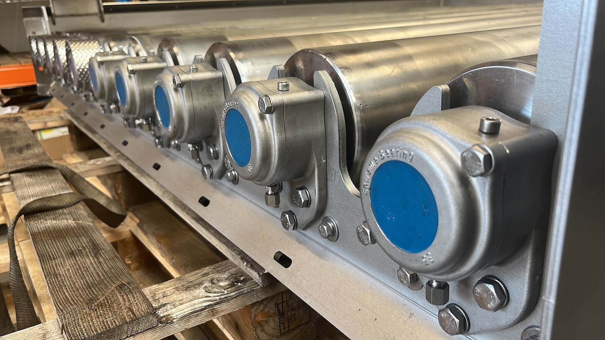 Stainless steel blind seal installed on bearing housing